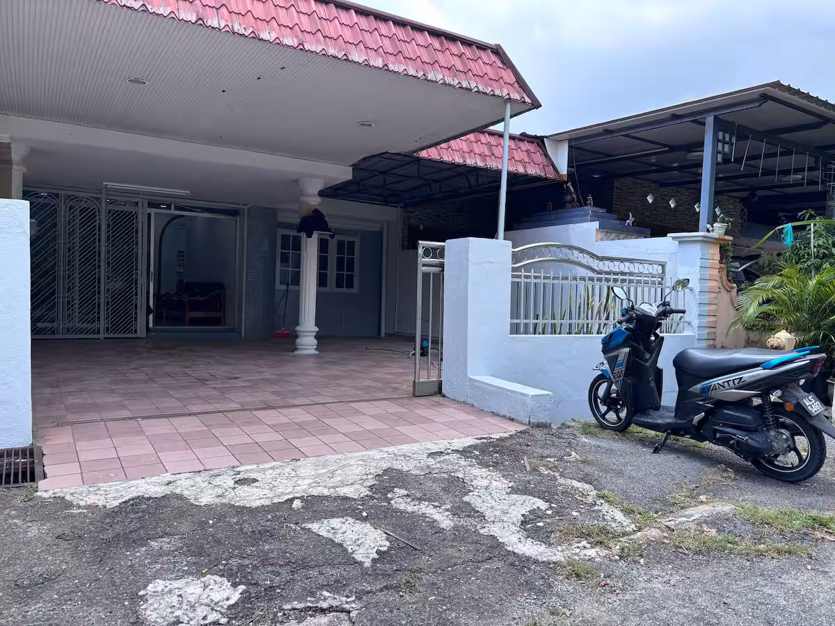Upstay Homestay room